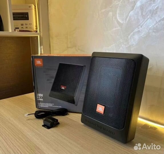 Сабвуфер активный под сиденье JBL basspro nano