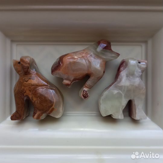 Собаки сувенирные. Майолика и оникс