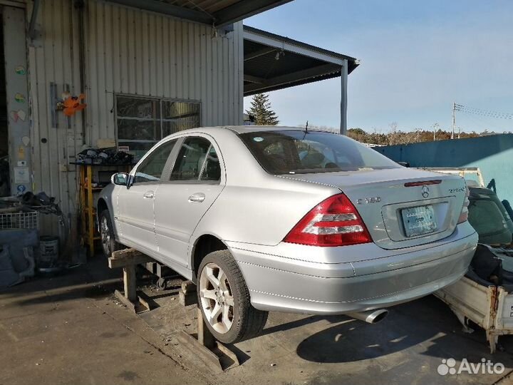 В разборе Mercedes-Benz C-Class W 203