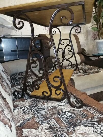 Продам журнальный столик