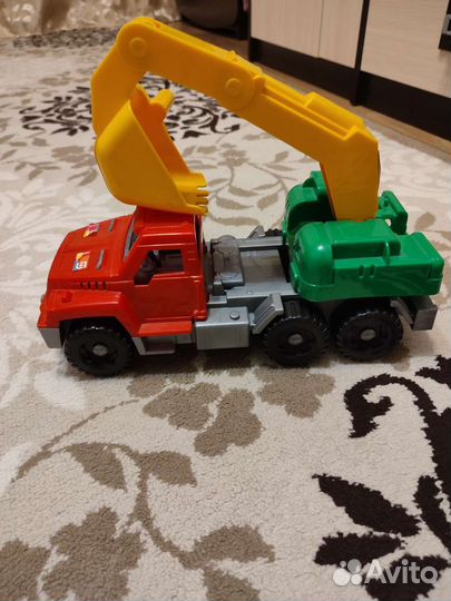 Экскаватор игрушка