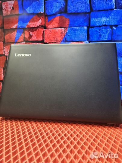 Игровой ноутбук Lenovo i3