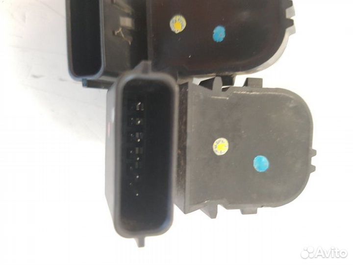 Датчики парковки задние Kia Stinger седан G4KL