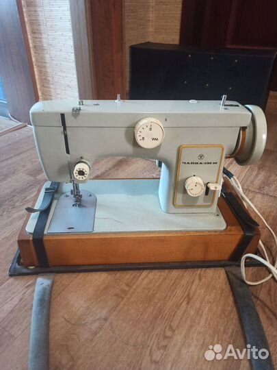 Швейная машинка чайка 132м