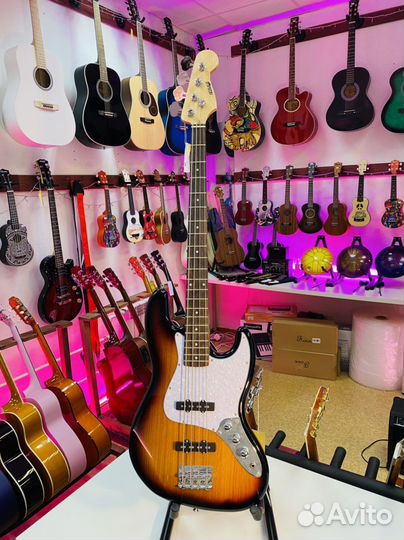 Бас гитара Homage Новая