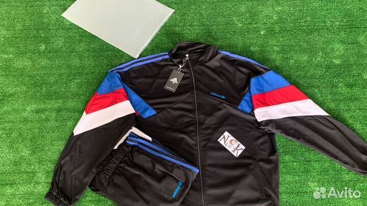 Винтажный спортивный костюм adidas