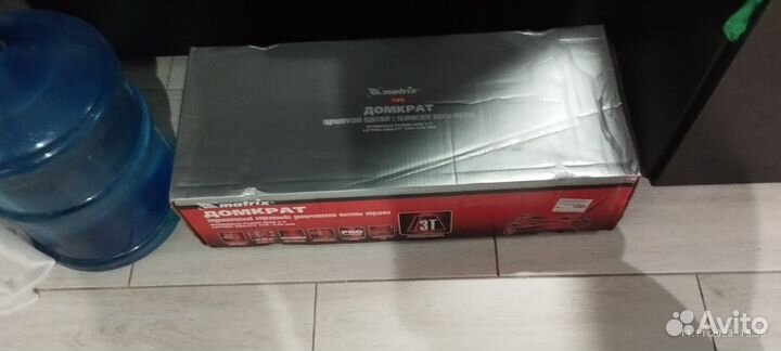 Домкрат подкатной гидравлический