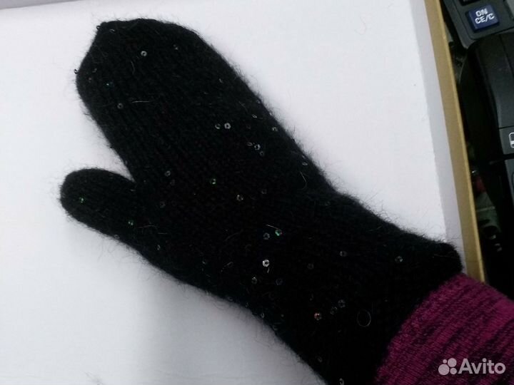 Варежки вязаные женские