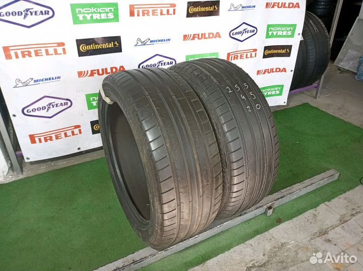 Dunlop SP Sport Maxx GT 255/45 R20