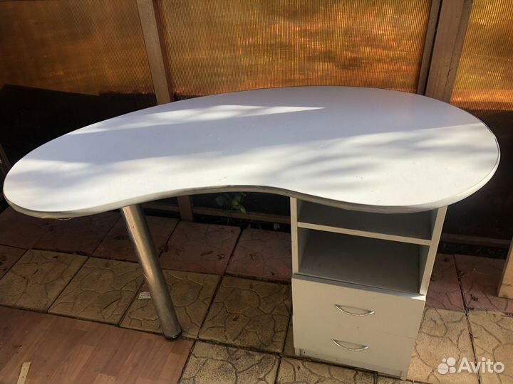 Стол для маникюра бу