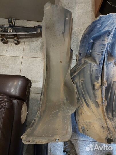 Задний подкрылок Mitsubichi L200 4N15 2017