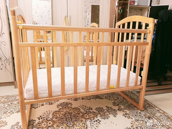 Детская кроватка