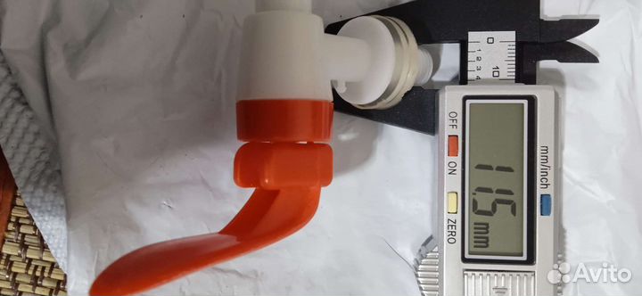 Кран для емкости