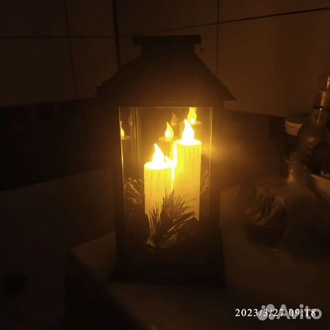 Декоративный фонарь со свечкой и шишкой