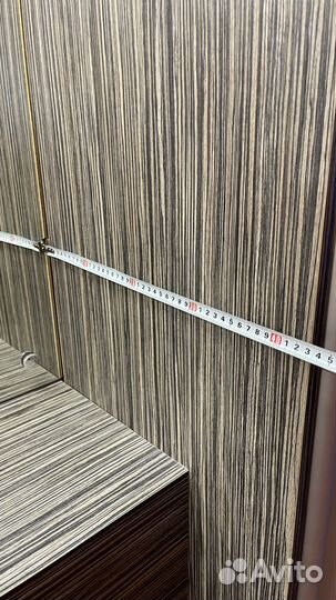 Прихожая со шкафом и зеркалом бу