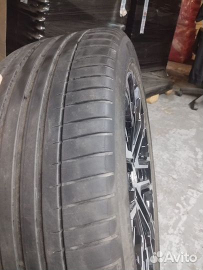 Michelin Pilot Sport 4 SUV 285/45 R22 114Y