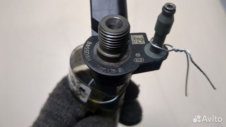 Форсунка топливная BMW 3 E90, E91, E92, E93