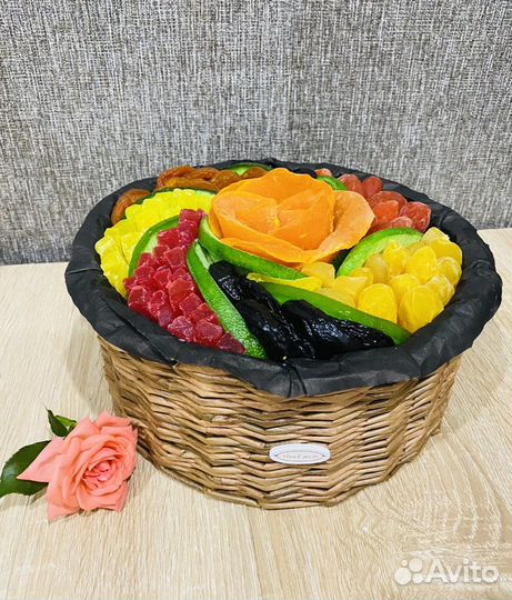 Съедобные букеты. Подарочные корзинки