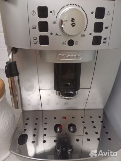 Кофемашина Delonghi