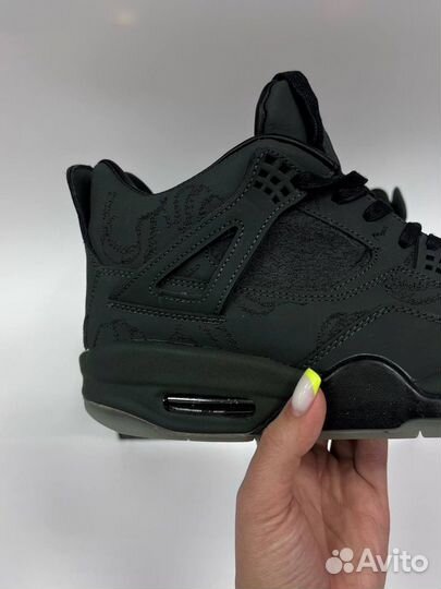 Nike air jordan 4 retro kaws