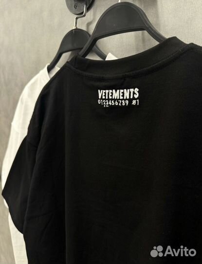 Футболка vetements