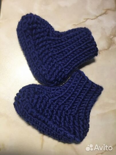 Шапки, снуд, шарф, носочки, пинетки, штанишки