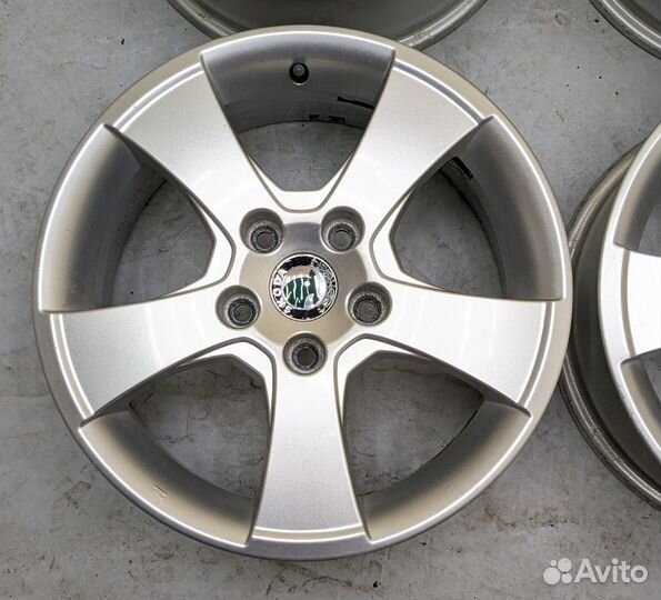 Литые диски R-16 на Skoda Octavia (Apollon) 5x112