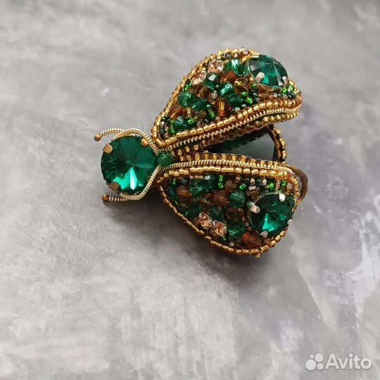 Брошь 