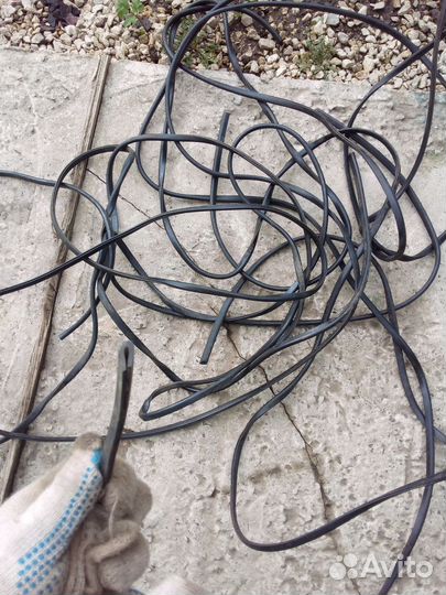 Остатки запчастей для муравей