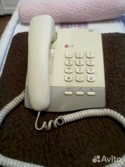 Телефонный аппарат LG