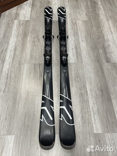 Комплект горных лыж