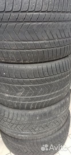 Pirelli Scorpion Winter 275/35 R22 и 315/30 R22 107Y