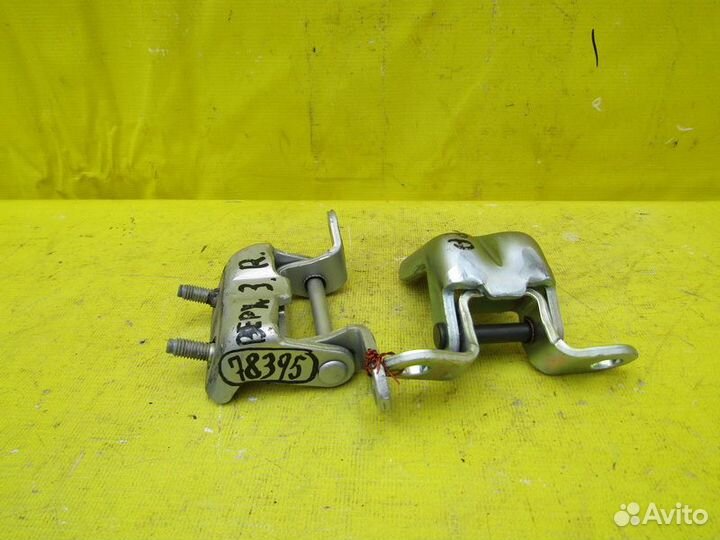 Петли задней двери Nissan Teana 07-13г 78395