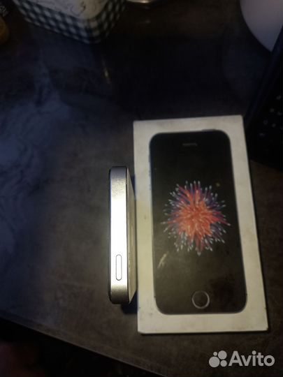 iPhone SE, 128 ГБ