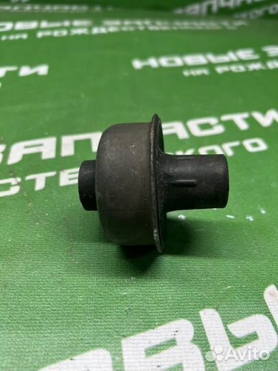 Сайлентблок рычага подвески Opel Omega A 1987