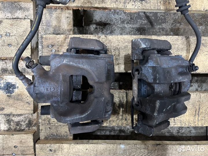 Суппорт тормозной передний Bmw 1 E87 N46B20 2007