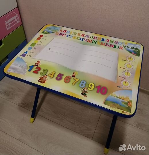 Детский стол со стулом