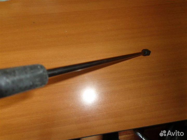 Амортизатор капота Volvo S40 2004