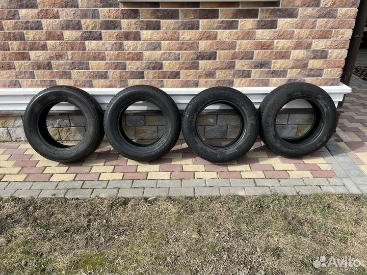 Bridgestone Dueler H/T 688 215/65 R16 98S