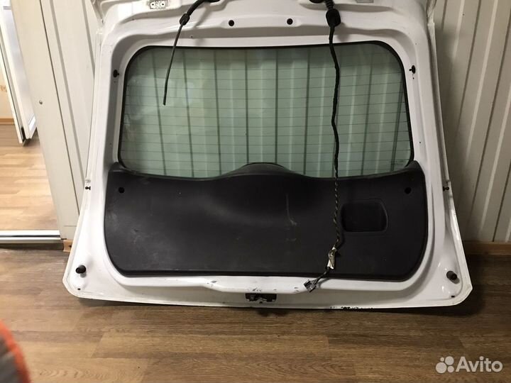 Дверь багажника Форд Фиеста