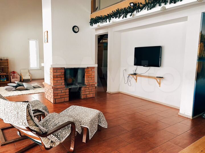 Коттедж 275 м² на участке 2,5 га