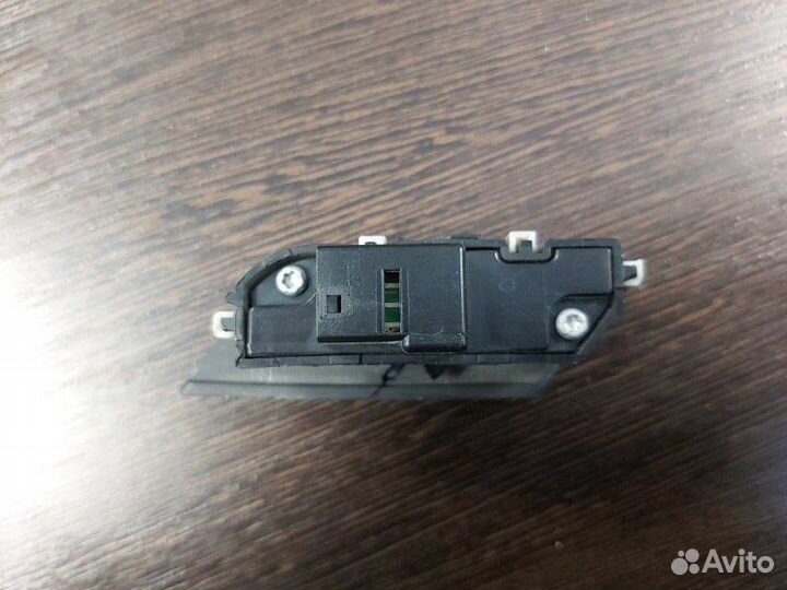 Кнопка блокировки Mercedes Ml 350 4Matic 164