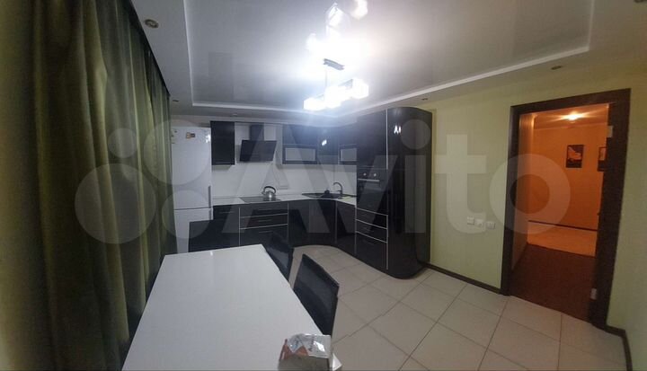 2-к. квартира, 69 м², 1/10 эт.