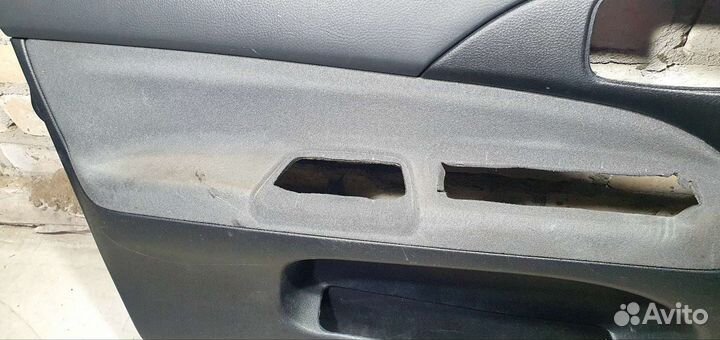 Передние дверные карты Mitsubishi Lancer IX