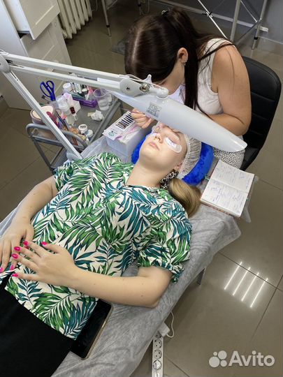 Обучение наращиванию ресниц