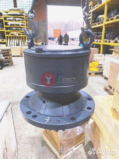 Редуктор поворота Hitachi ZX70