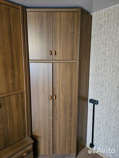 Гардероб угловой в239х90х90 орех, Польша