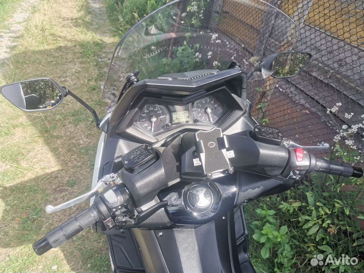 Yamaha t-max 530