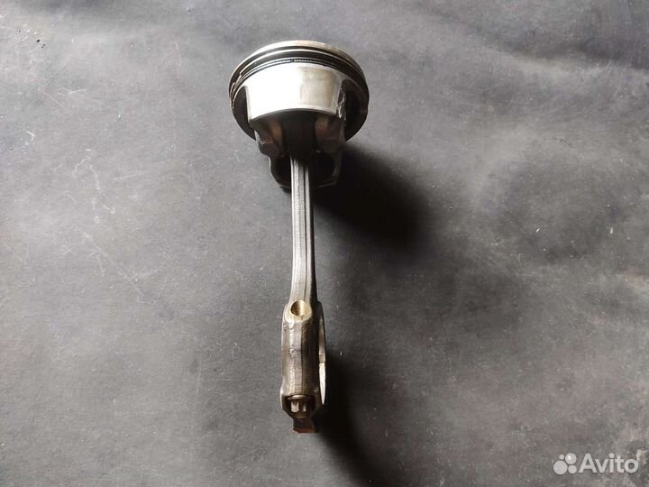 Поршень Mercedes Benz X204 glk 280 3.0