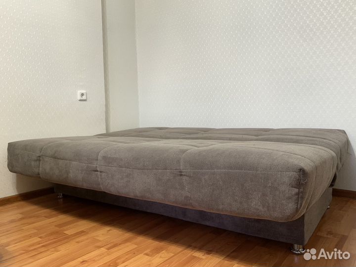 Продам диван с механизмом клик кляк